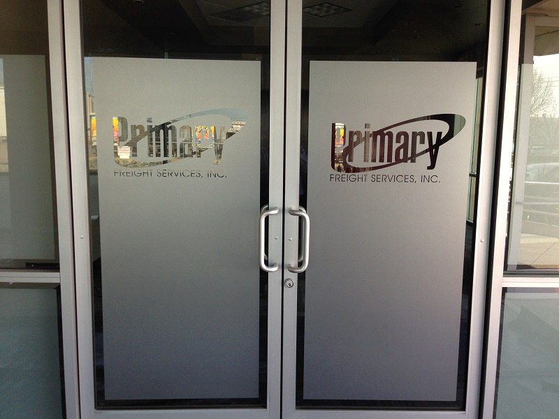 A pair of doors with the letters primary on them.